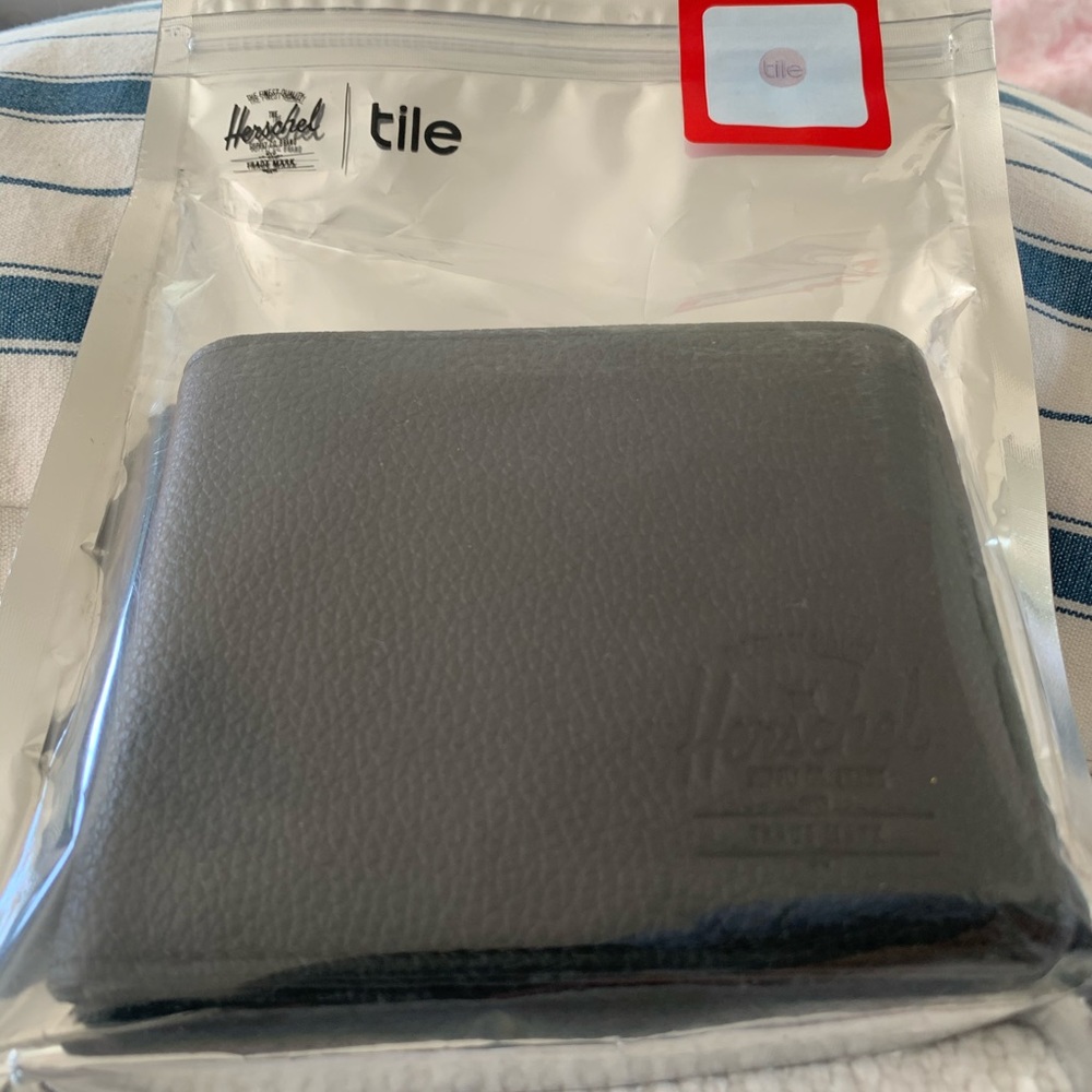 Herschel supply co. Roy wallet + tile black